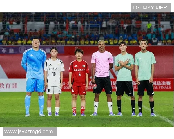 全球传奇足球明星排行榜揭晓谁将成为历史最佳球员的巅峰之争